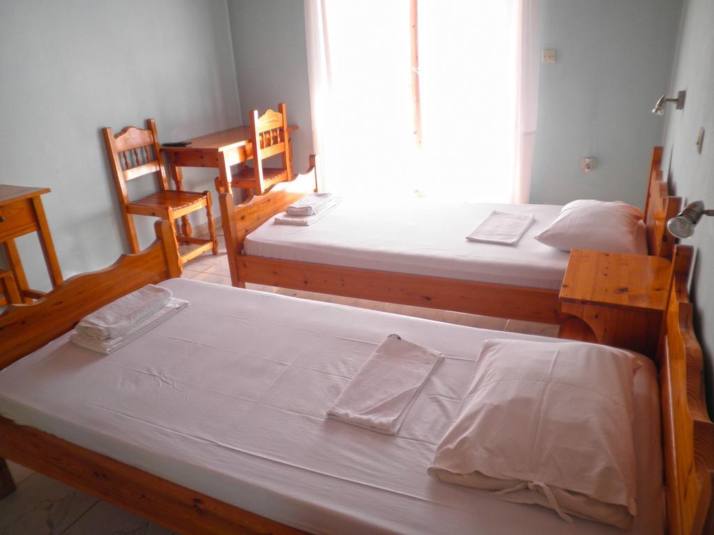 Kostas Studios II Vasilikí Kamer foto